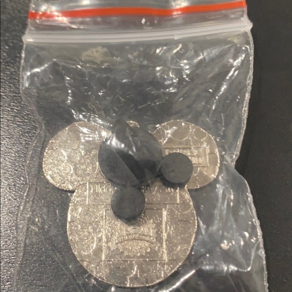Disney WDW Collectable Trading Pin Cast Member Costume Collection Mickey Head - Picture 2 of 2
